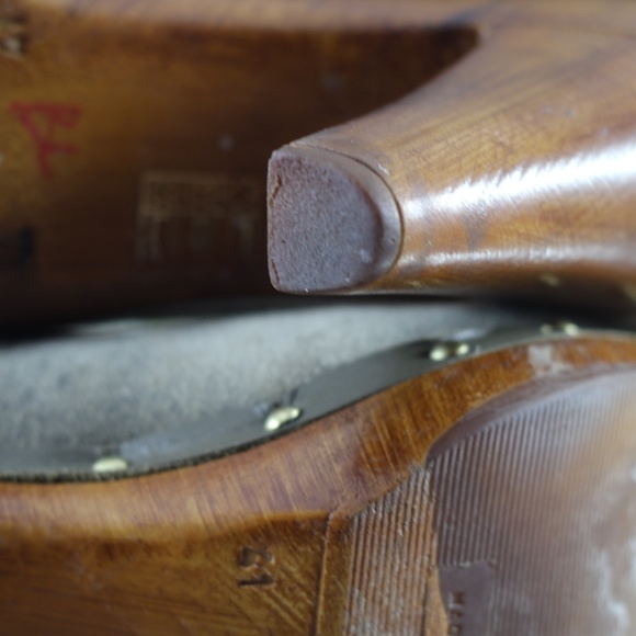 Shearling Boots. Wood Heel - Picture 15 of 16